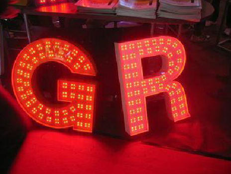 建水LED发光字常见的安装误区。